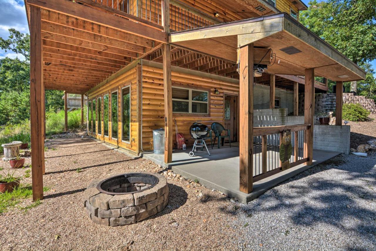 Spacious Log Cabin With Fire Pit And Game Room! Юрека Спрингс Екстериор снимка