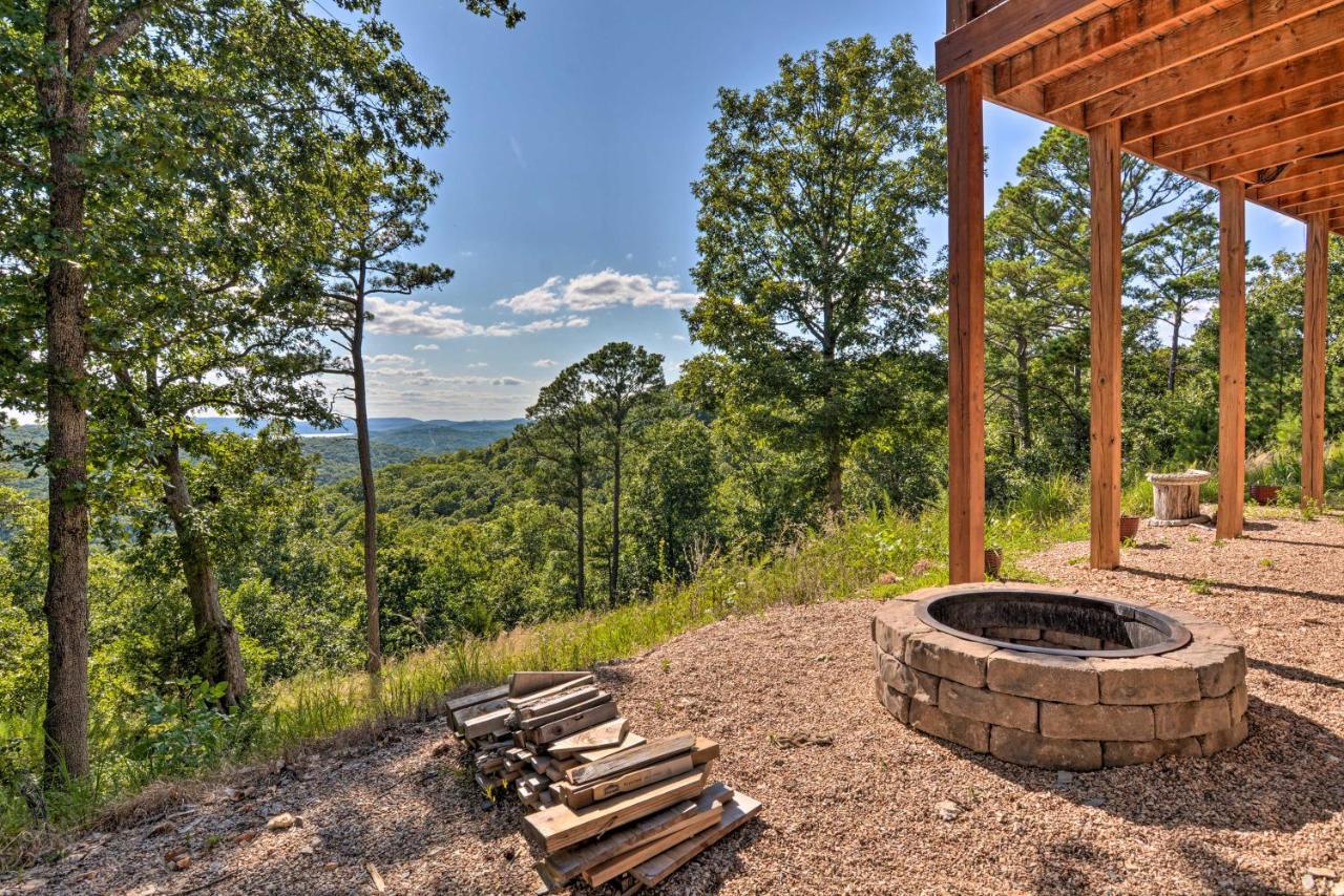 Spacious Log Cabin With Fire Pit And Game Room! Юрека Спрингс Екстериор снимка